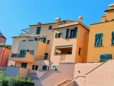 Foto Appartamento in Via al Golf 21C, Cogoleto di 102 m² con 3 locali