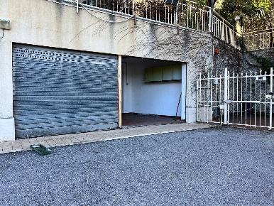Foto Posti auto a Savona Villapiana, La Rusca, Via Mignone di 15 m²