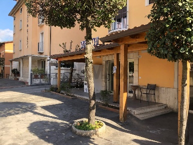 Foto Attività commerciale in Via Firenze 86, Perugia Ferro di Cavallo