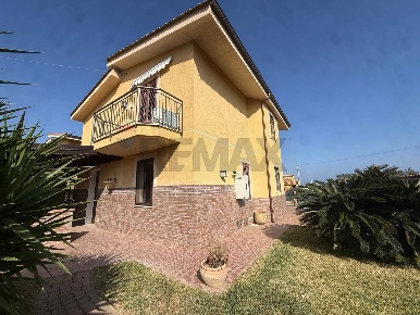 Foto Villa unifamiliare in Via L.29 65/B, Misilmeri di 164 m² con 5 locali