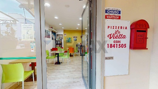 Foto Locale commerciale in via de ambris 69, Viareggio di 73 m² in vendita