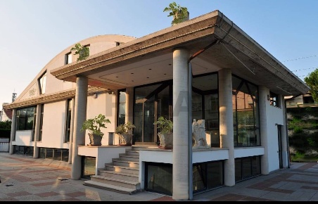 Foto Capannone industriale in Via Naz. Adriatica Nord 88B, Centro di 750 m²