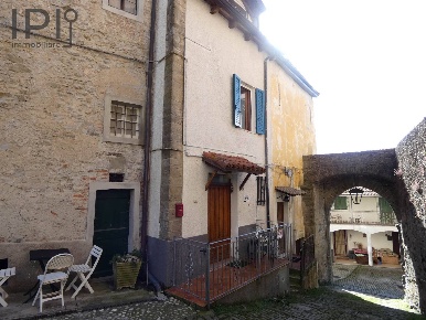 Foto Case semi ndipendenti in vicino alla chiesa, Pareto Centro di 140 m²