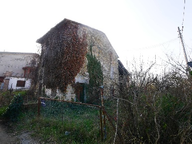 Foto Rustico in Via giardini nord, Serramazzoni di 150 m² con 6 locali