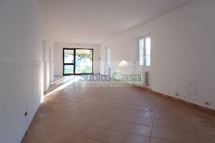 Foto Locale commerciale in Via Dei Vestini 114, Chieti Chieti Scalo