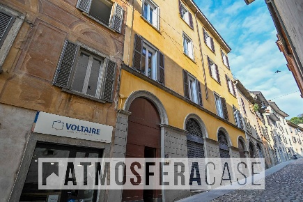 Foto Appartamento in Via Sant'alessandro 80, Bergamo Centro di 105 m²