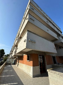 Foto Locale commerciale in Via Respighi snc, Fermo Centro di 113 m²