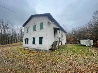 Foto Rustico in Via Badaglia, Polinago di 150 m² con 6 locali in vendita