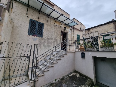 Foto Casa indipendente in mazzini 124, Lentini di 180 m² con 5 locali