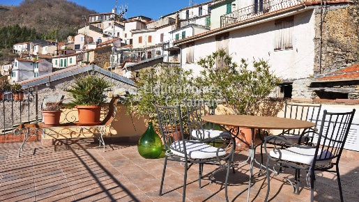 Foto Case semi ndipendenti in Via Attilio Ventimiglia, Borgomaro di 170 m²