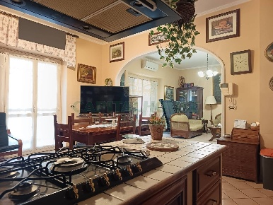 Foto Appartamento in Via Martucci, Caserta Parco Cerasole di 125 m²