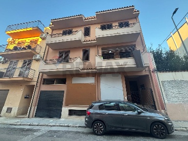 Foto Appartamento in Via Giuseppe Pitrè 19, Terrasini Centro di 90 m²