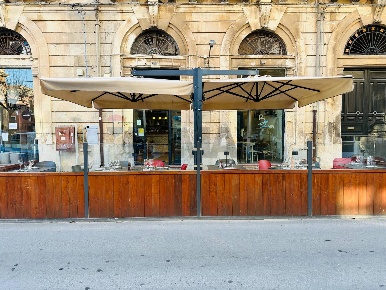 Foto Attività commerciale in via montedoro snc, Siracusa di 100 m²