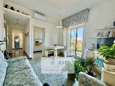 Foto Appartamento in Zona Poeti bassa, Loano Centro di 75 m² con 4 locali