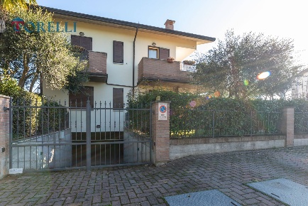 Foto Appartamento a Cervia di 120 m² con 3 locali in vendita