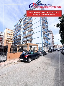 Foto Appartamento in via san roberto bellarmino 18, Taranto di 126 m²
