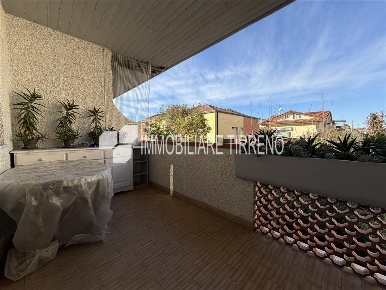 Foto Appartamento a Massa Marina di Massa Centro di 95 m² con 4 locali