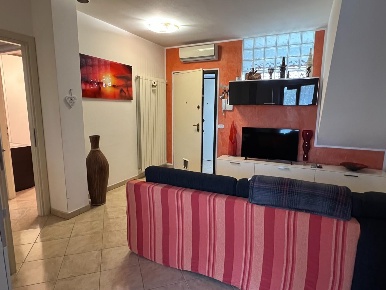 Foto Appartamento a Massa Zona Industriale di 102 m² con 7 locali