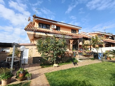 Foto Villa bifamiliare in Via Corona Boreale 150, Ardea Colle Romito