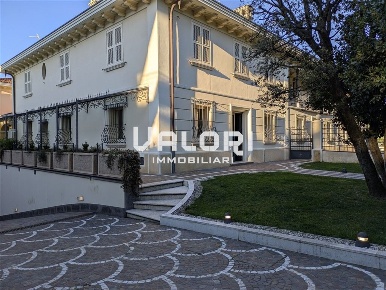 Foto Villa unifamiliare a Faenza di 508 m² con 4 locali in affitto