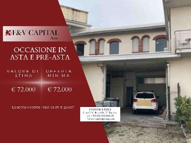 Foto Locale commerciale in Via della Zecca, Caselle Torinese di 215 m²