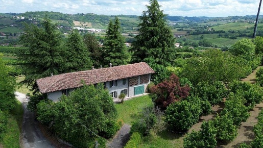 Foto Rustico in Regione San Rocco, Agliano Terme San Rocco di 271 m²