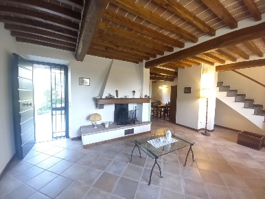 Foto Villa bifamiliare a Camaiore Capezzano Pianore di 110 m² con 3 locali