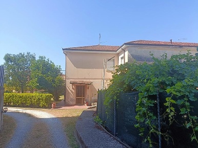 Foto Case semi ndipendenti a Carrara Stadio, Sant'Antonio, Marasio