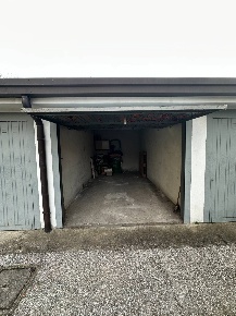 Foto Posti auto in via Crivelli 25, Varedo di 10 m² con 1 locali in vendita