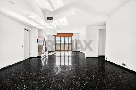 Foto Appartamento in PIAZZA SANT'AMBROGIO, Vanzaghello di 176 m² in affitto