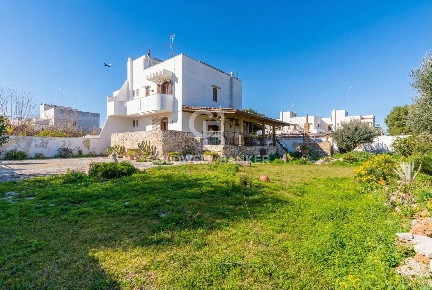 Foto Villa unifamiliare in Strada Cola Di Cagno 42, Bari di 253 m²