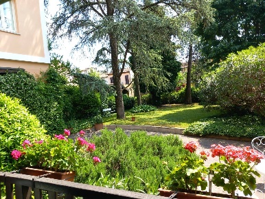 Foto Villa unifamiliare a Mantova di 600 m² con 10 locali in vendita