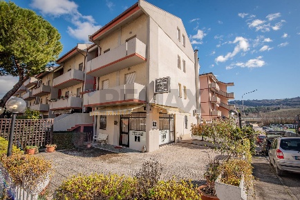 Foto Locale commerciale in Via dello sport, Castelplanio di 70 m²