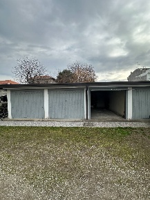Foto Posti auto in via Crivelli 25, Varedo di 10 m² con 1 locali in vendita