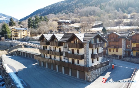 Foto Appartamento in Via Saletti, Temù Pontagna di 79 m² con 4 locali