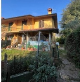Foto Casa indipendente in 29Gennaio 1945, Gavardo di 219 m² con 8 locali