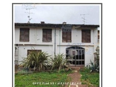 Foto Appartamento in Goito, Calcinato di 268 m² con 10 locali in vendita