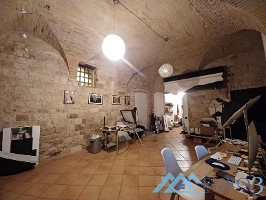 Foto Locale commerciale in VIA DELLE TORRI, Ascoli Piceno di 55 m²