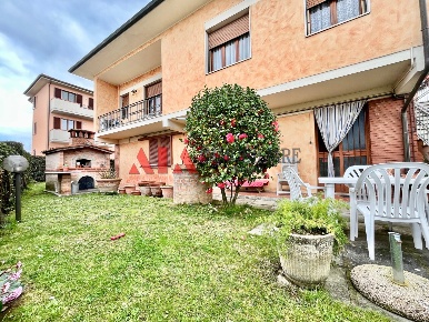 Foto Villa unifamiliare in Via Sarzanese Valdera, Buti Cascine La Croce