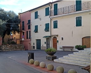 Foto Appartamento in Vico Paradiso 2, Diano Marina Centro di 44 m² all'asta