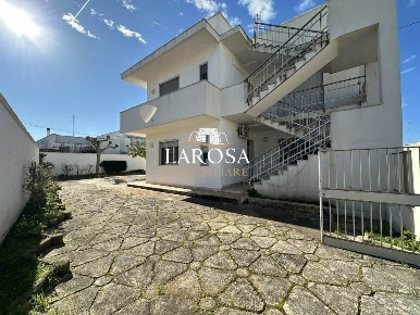 Foto Villa bifamiliare in Piazza Vincenzo Bellini 7, Melendugno San Foca