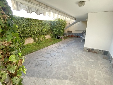 Foto Villa bifamiliare in Strada Statale 1 189, Castelnuovo Magra di 75 m²