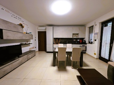 Foto Appartamento in VIA GIACHETTI, Trani di 84 m² con 3 locali in vendita