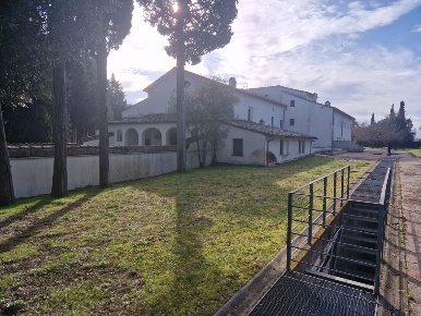 Foto Hotel a San Miniato La Scala, Calenzano di 3050 m² in vendita