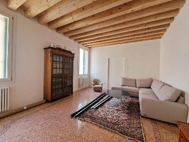 Foto Appartamento a Bassano del Grappa Centro di 115 m² con 5 locali