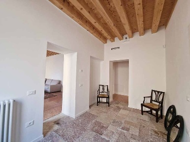 Foto Appartamento a Bassano del Grappa Centro di 115 m² con 5 locali