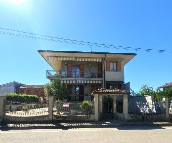 Foto Appartamento a Verretto Centro di 144 m² con 4 locali in vendita