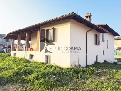 Foto Villa unifamiliare a Borgo San Giacomo Centro di 280 m² con 7 locali
