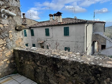 Foto Appartamento a Sovicille di 95 m² con 9 locali in vendita