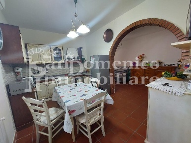 Foto Casa indipendente a Calcinaia Fornacette di 95 m² con 4 locali